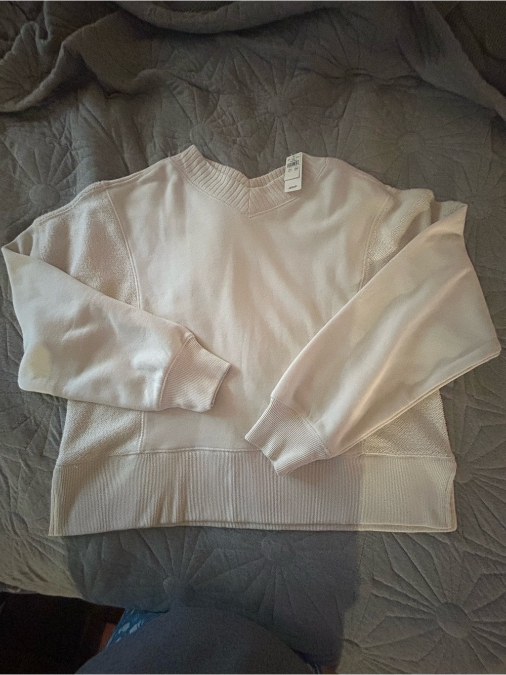 aerie Women's Light Cream V-Neck Sweater